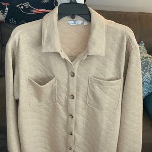 NWOT Vineyard Vines Beige Quilted Shirt